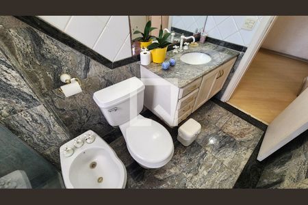 Apartamento para alugar com 350m², 5 quartos e 3 vagas Apartamento para alugar com 350m², 5 quartos e 3 vagasBanheiro Social