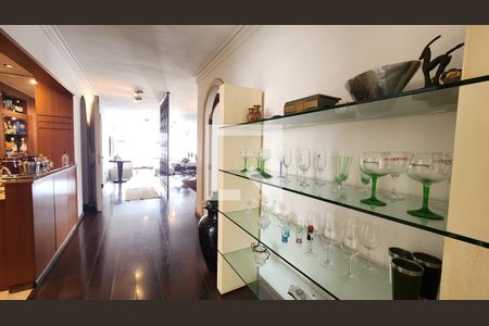 Apartamento para alugar com 350m², 5 quartos e 3 vagas Apartamento para alugar com 350m², 5 quartos e 3 vagasHall de entrada apartamento