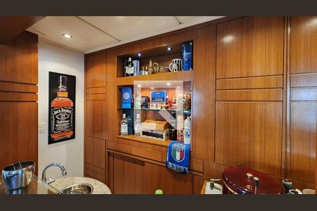 Apartamento para alugar com 350m², 5 quartos e 3 vagas Apartamento para alugar com 350m², 5 quartos e 3 vagasBar