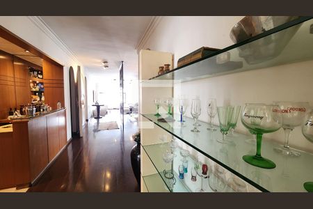 Apartamento para alugar com 350m², 5 quartos e 3 vagas Apartamento para alugar com 350m², 5 quartos e 3 vagasHall de entrada apartamento