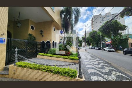 Apartamento para alugar com 350m², 5 quartos e 3 vagas Apartamento para alugar com 350m², 5 quartos e 3 vagasVista da Rua