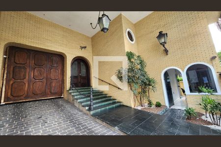 Apartamento para alugar com 350m², 5 quartos e 3 vagas Apartamento para alugar com 350m², 5 quartos e 3 vagasFachada e portaria