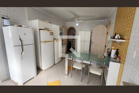 Apartamento para alugar com 350m², 5 quartos e 3 vagas Apartamento para alugar com 350m², 5 quartos e 3 vagasCozinha