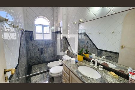 Apartamento para alugar com 350m², 5 quartos e 3 vagas Apartamento para alugar com 350m², 5 quartos e 3 vagasBanheiro Social