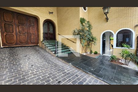 Apartamento para alugar com 350m², 5 quartos e 3 vagas Apartamento para alugar com 350m², 5 quartos e 3 vagasFachada e portaria