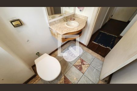 Apartamento para alugar com 350m², 5 quartos e 3 vagas Apartamento para alugar com 350m², 5 quartos e 3 vagasLavabo