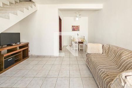 Sala de casa de condomínio para alugar com 2 quartos, 68m² em Jardim Las Palmas, Guarujá