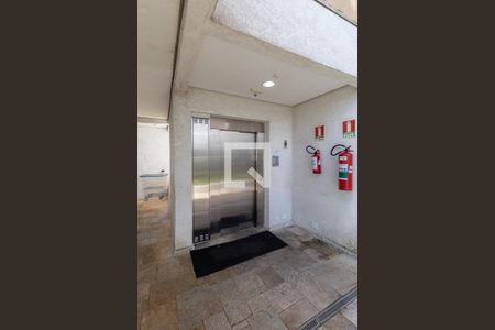 Apartamento para alugar com 40m², 2 quartos e sem vaga Apartamento para alugar com 40m², 2 quartos e sem vagaÁrea Comum - Elevador