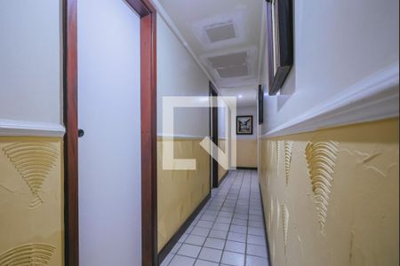 Corredor dos quartos de apartamento para alugar com 3 quartos, 198m² em Pituba, Salvador