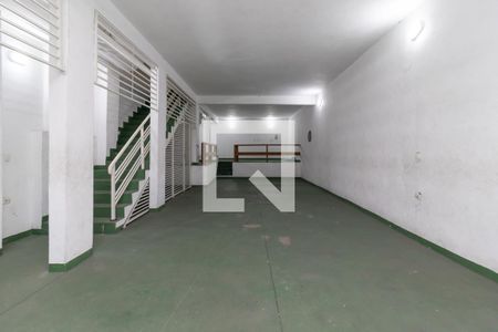 Casa à venda com 300m², 3 quartos e 4 vagasSalão