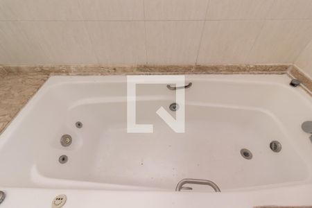 Casa à venda com 300m², 3 quartos e 4 vagasBanheiro da Suíte Principal