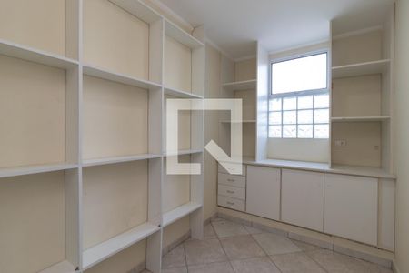 Casa à venda com 300m², 3 quartos e 4 vagasGaragem - Escritório