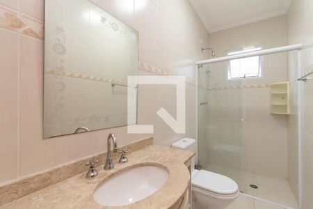 Casa à venda com 300m², 3 quartos e 4 vagasBanheiro da Suíte 2