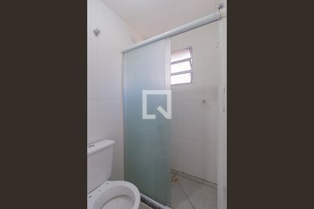 Banheiro de casa para alugar com 1 quarto, 27m² em Jardim Roberto, Osasco