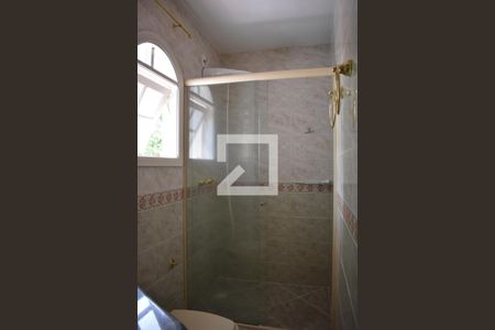 Banheiro Suíte de casa de condomínio para alugar com 3 quartos, 124m² em Santa Cândida, Curitiba