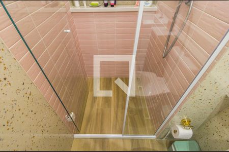 Apartamento à venda com 70m², 2 quartos e 2 vagasDetalhe do Banheiro da Suite