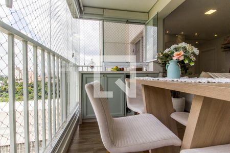 Apartamento à venda com 70m², 2 quartos e 2 vagasVaranda