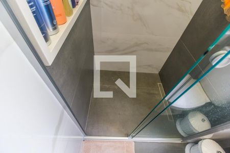 Apartamento à venda com 70m², 2 quartos e 2 vagasDetalhe do Banheiro da Suite