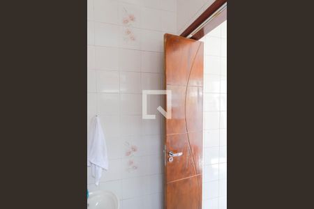 Casa à venda com 119m², 3 quartos e 2 vagasBanheiro