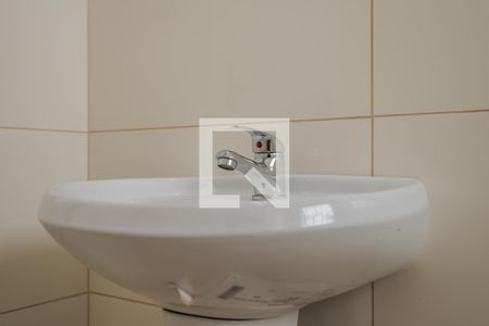 Banheiro de apartamento à venda com 1 quarto, 44m² em Independência, Porto Alegre