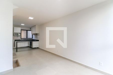 Sala de casa de condomínio para alugar com 2 quartos, 123m² em Brooklin Novo, São Paulo