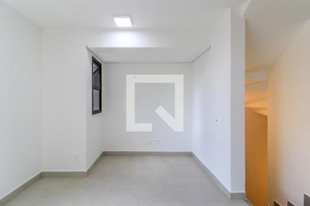 Sala de casa de condomínio para alugar com 2 quartos, 123m² em Brooklin Novo, São Paulo