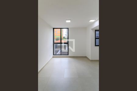 Sala de casa de condomínio para alugar com 2 quartos, 123m² em Brooklin Novo, São Paulo