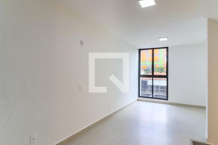 Sala de casa de condomínio para alugar com 2 quartos, 123m² em Brooklin Novo, São Paulo