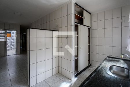 Casa à venda com 370m², 3 quartos e 3 vagasCozinha