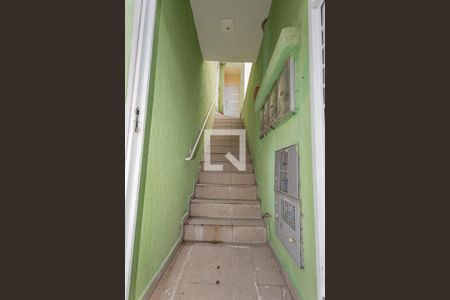 Casa para alugar com 60m², 2 quartos e sem vagaEscadas