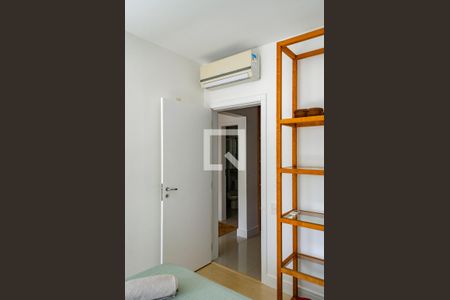 Quarto de apartamento para alugar com 2 quartos, 79m² em Campeche, Florianópolis