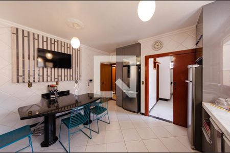 Casa à venda com 390m², 5 quartos e 4 vagasCozinha