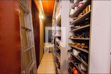Casa à venda com 390m², 5 quartos e 4 vagasCloset