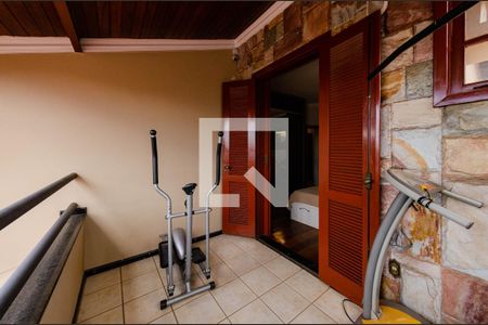 Casa à venda com 390m², 5 quartos e 4 vagasVaranda Semi-suíte 2