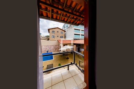 Casa à venda com 390m², 5 quartos e 4 vagasVaranda