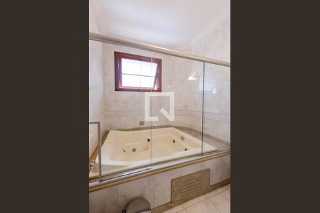 Casa à venda com 390m², 5 quartos e 4 vagasBanheiro suíte