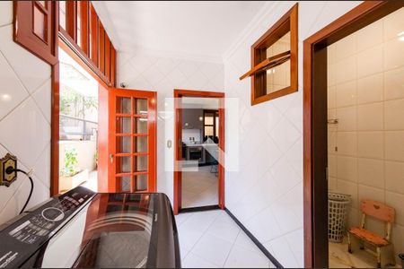 Casa à venda com 390m², 5 quartos e 4 vagasÁrea de serviço