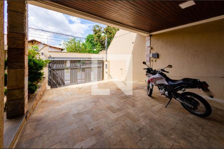 Casa à venda com 390m², 5 quartos e 4 vagasGaragem