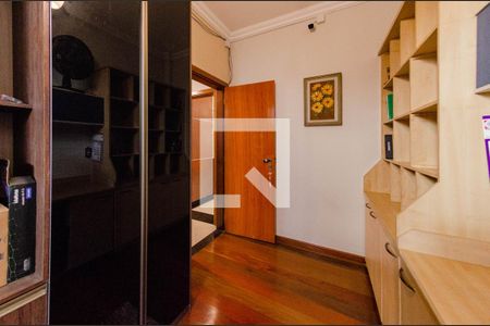 Quarto 1 de casa à venda com 5 quartos, 390m² em Álvaro Camargos, Belo Horizonte