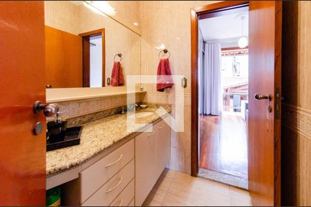 Casa à venda com 390m², 5 quartos e 4 vagasBanheiro semi-suíte