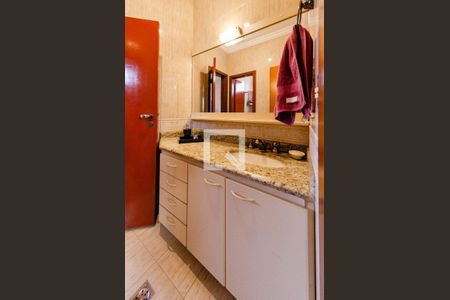 Casa à venda com 390m², 5 quartos e 4 vagasBanheiro semi-suíte