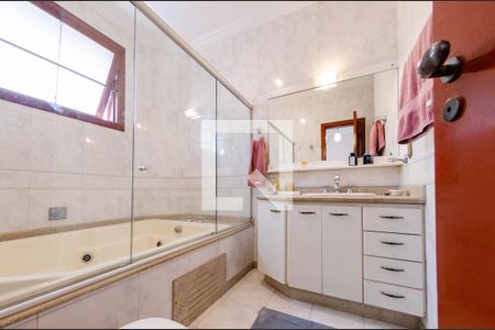 Casa à venda com 390m², 5 quartos e 4 vagasBanheiro suíte