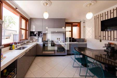 Casa à venda com 390m², 5 quartos e 4 vagasCozinha