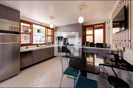 Casa à venda com 390m², 5 quartos e 4 vagasCozinha