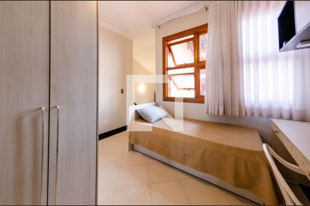 Casa à venda com 390m², 5 quartos e 4 vagasSala 2