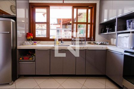 Casa à venda com 390m², 5 quartos e 4 vagasCozinha