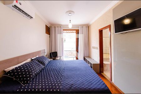 Casa à venda com 390m², 5 quartos e 4 vagasSuíte