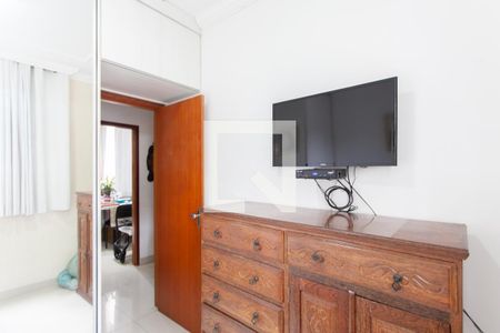 Quarto 1 de apartamento à venda com 3 quartos, 70m² em Heliópolis, Belo Horizonte