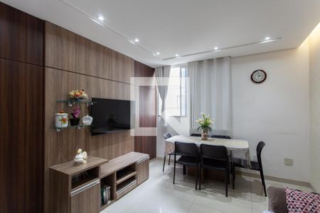 Sala de apartamento à venda com 3 quartos, 70m² em Heliópolis, Belo Horizonte