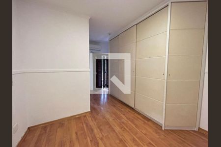 Foto 03 de casa de condomínio à venda com 3 quartos, 269m² em Campo Belo, São Paulo